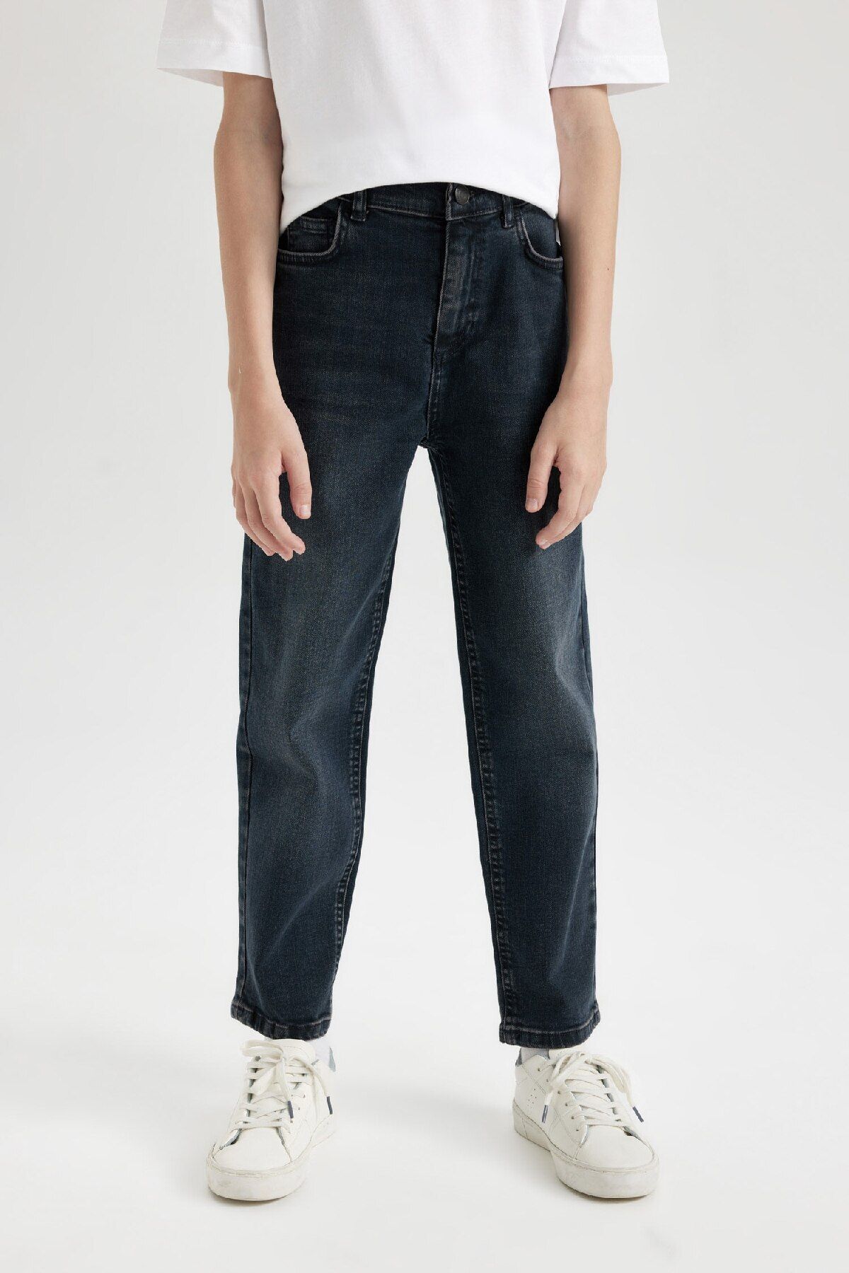 Erkek Çocuk Straight Fit Düz Paça Cepli Jean Pantolon C7236A824WN