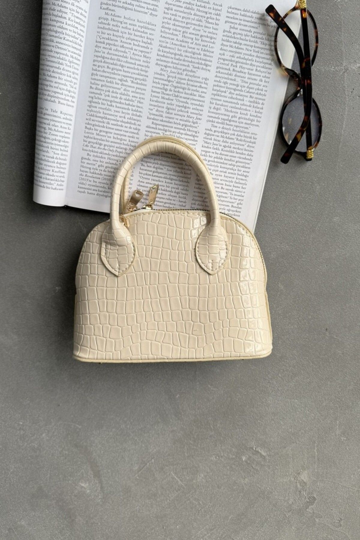 LEONAS-Mini Cross Strap Women's Hand and Shoulder Bag, Darla Patterned Cream Model 2