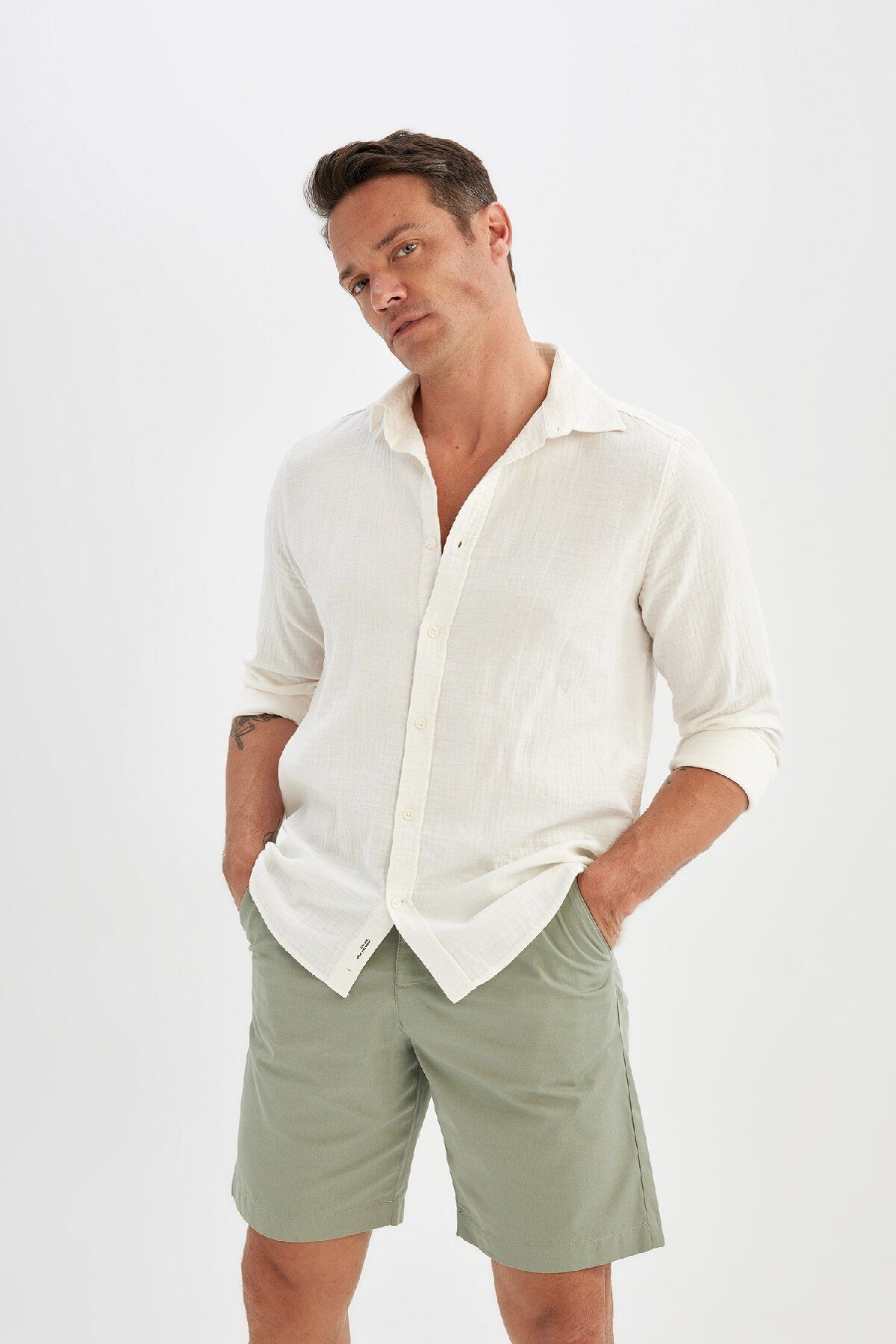 DeFacto-Σορτς Gabardine Bermuda Regular Fit - C7684ax24sm 3