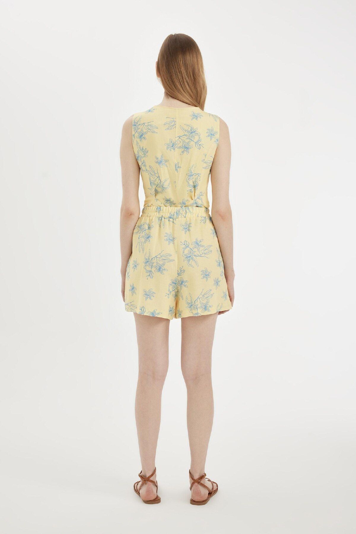 DeFacto-Linen Blended Flower Patterned Regular Waist Shorts - D0317AX24SM 8