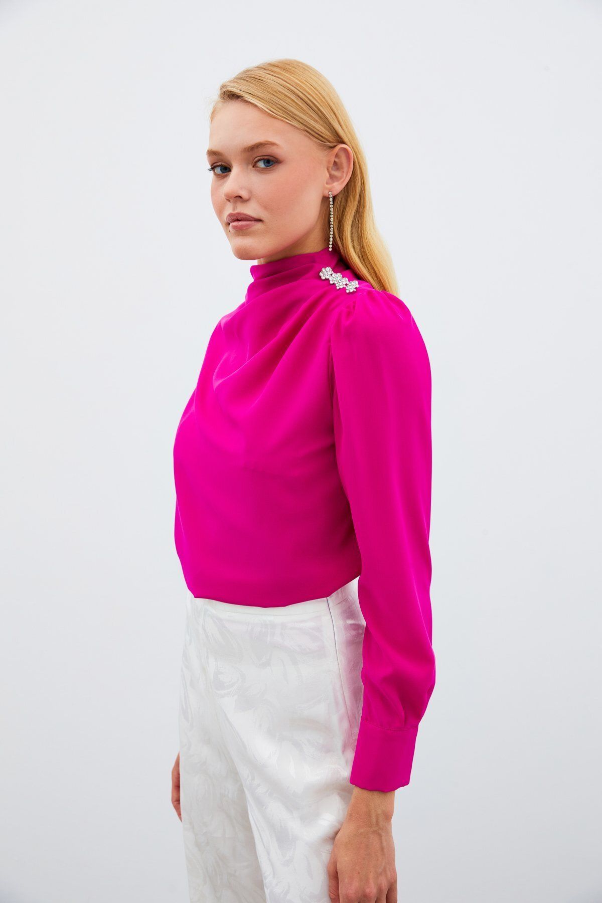 Sateen-Blouse with Stone Detail on Buttons - Fuchsia 1