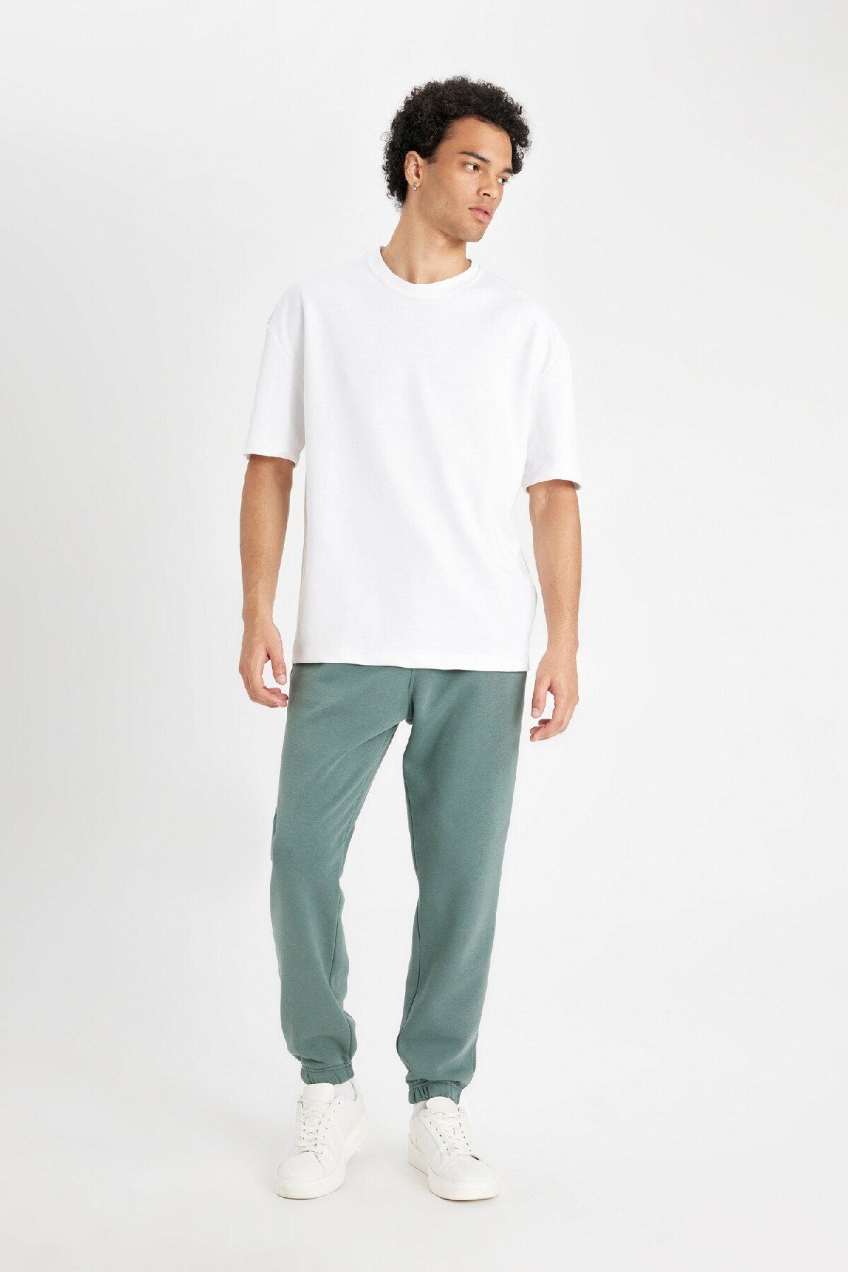 DeFacto-Regular Fit Jogger Sweatpants with Pockets Elastic Waist Leg X8286Az24Au 3