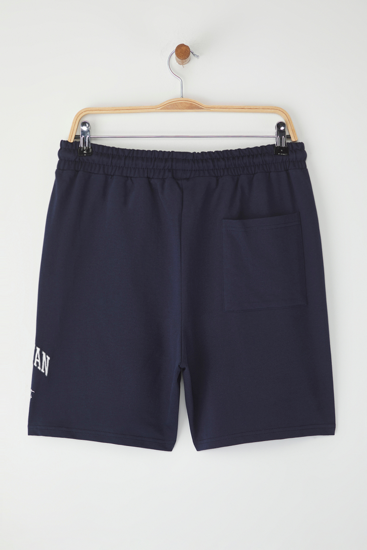 Trendyolmilla  Lacivert Oversize/Geniş Kesim Manhattan Nakışlı Şort & Bermuda TMNSS25SR00036 - Görsel 8