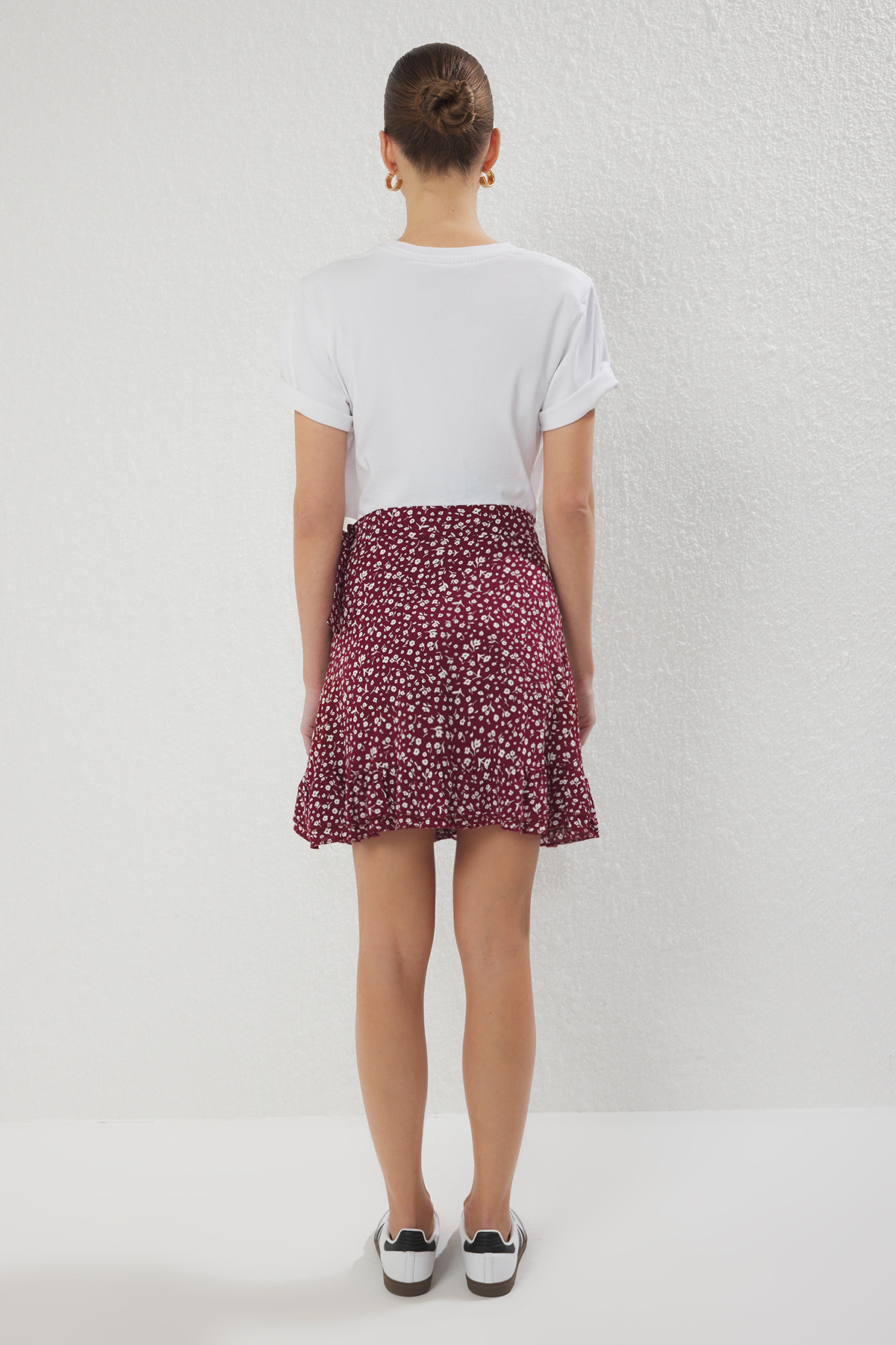 Trendyol Collection-Burgundy Floral Double Breasted Ruffled Viscose Summer Mini Skirt Twoss25Et00186 4