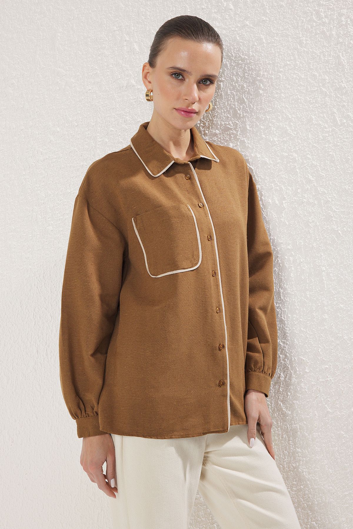 Trendyol Modest-Brown Oversize Linen Look Piping Detailed Woven Shirt Tctss25Tg00023 1