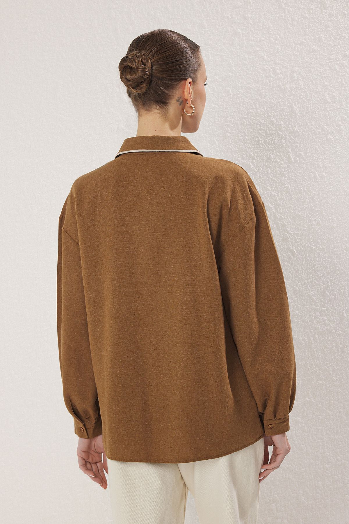 Trendyol Modest-Brown Oversize Linen Look Piping Detailed Woven Shirt Tctss25Tg00023 4