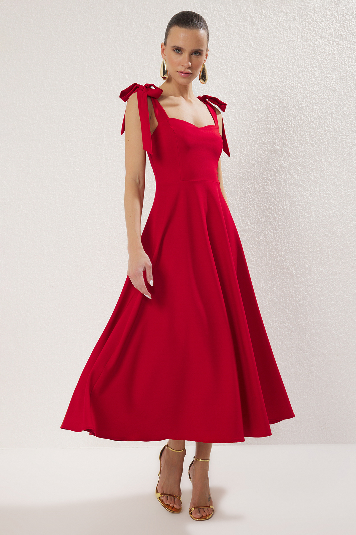 Trendyol Collection-Rotes, schickes A-Linien-Abendkleid mit Schnürung für den Abschlussball TPRSS24EL00251 2