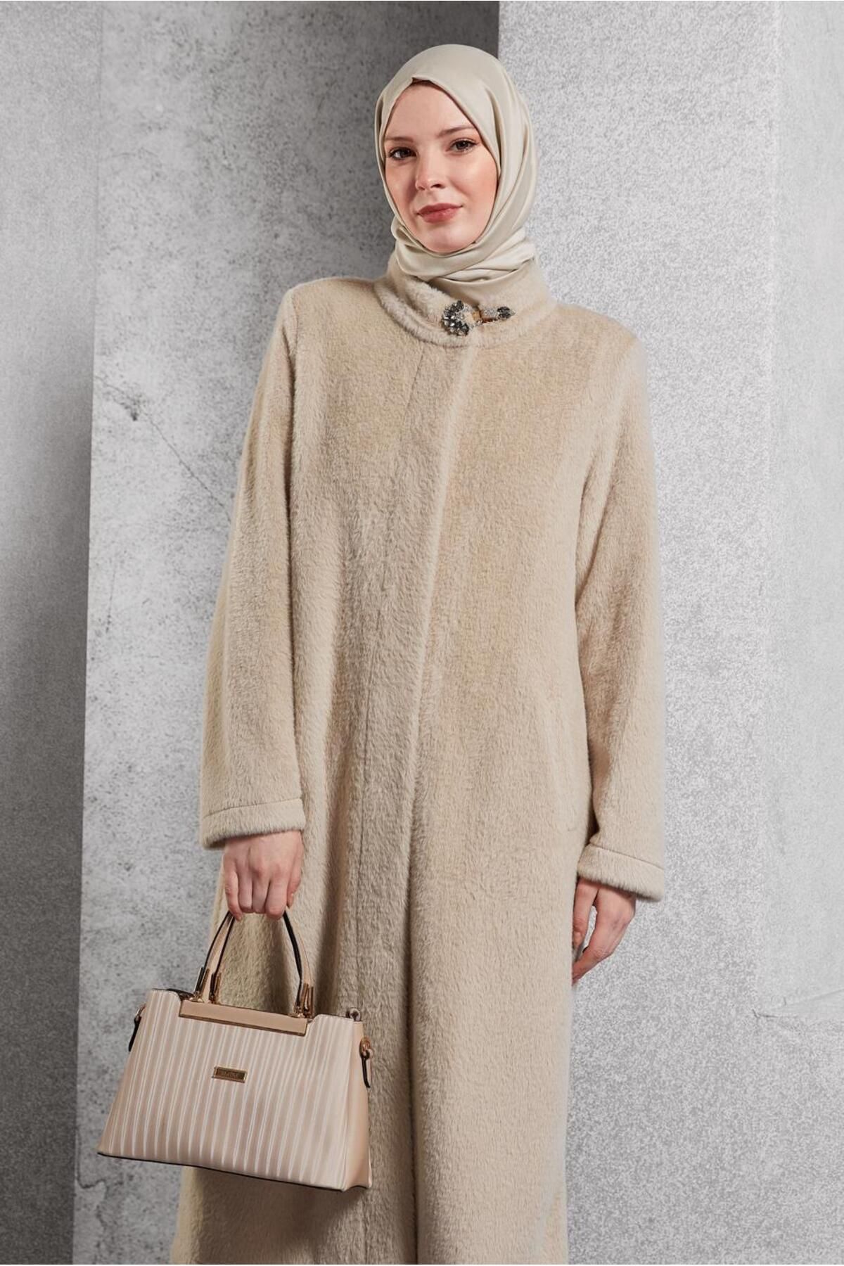 سنجاق سینه DETAILED WEAR AND GO 45160 Alvina