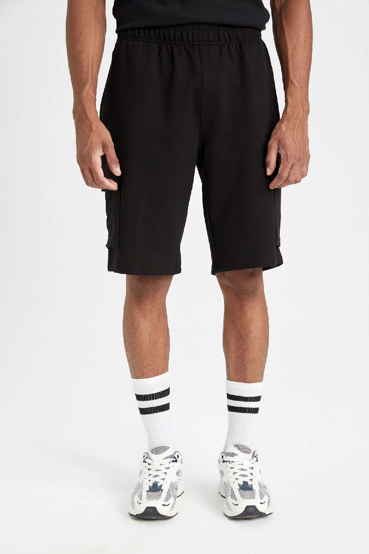 DeFacto-DeFactoFit - Standard Fit Short Shorts D3848AX24HS 3