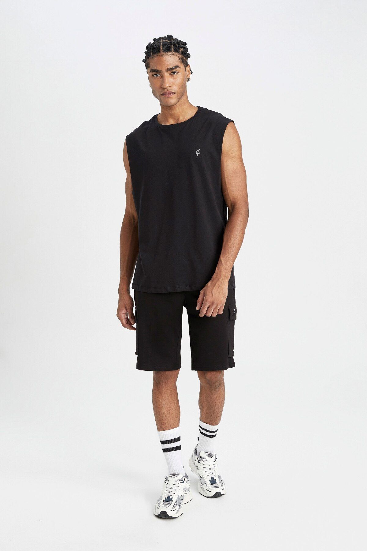 DeFacto-DeFactoFit - Standard Fit Short Shorts D3848AX24HS 2