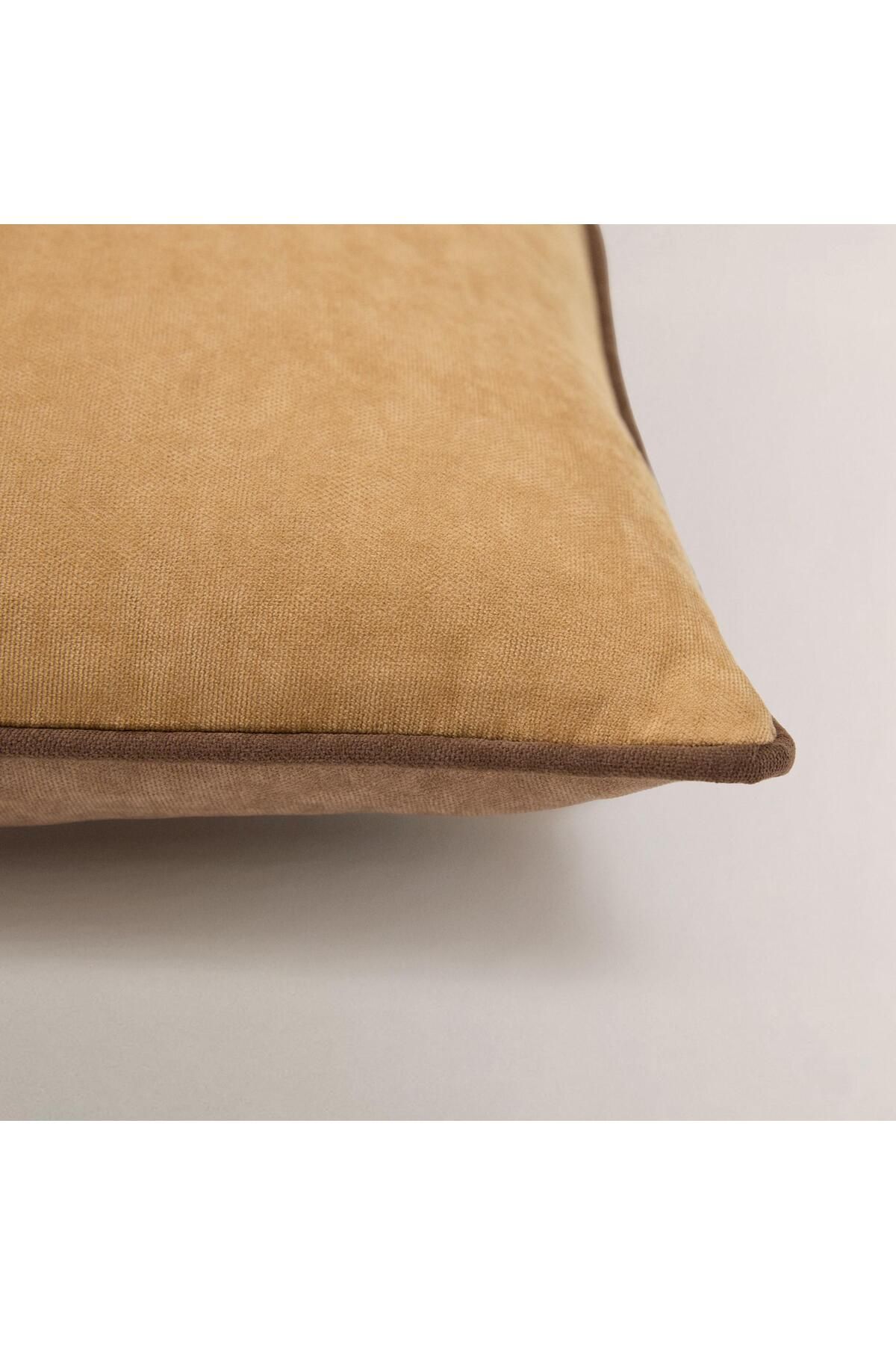 Vanilla Home-Efe Two Color Piping Detailed Throw Pillow Cover 1