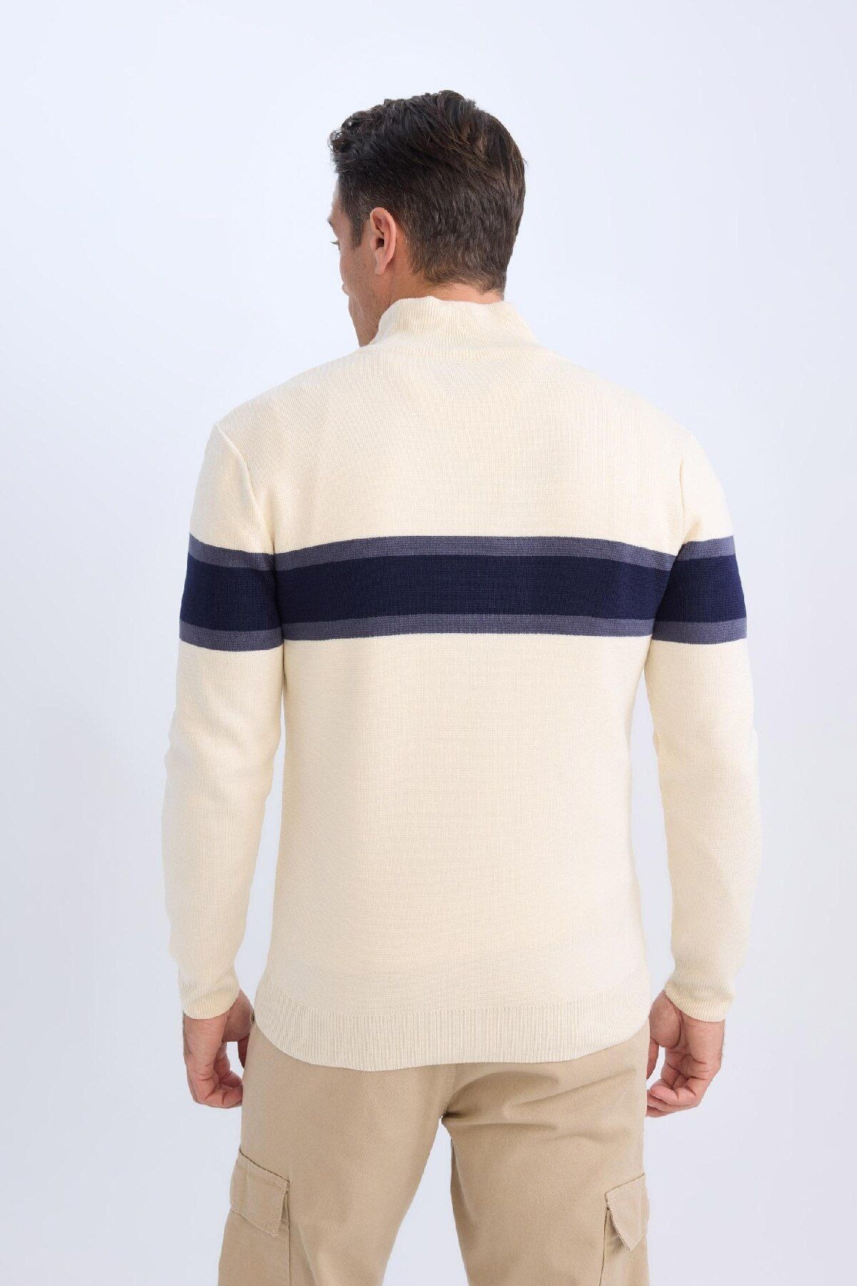 DeFacto-Herren-Strickpullover in Beige mit Standard-Passform, regulärer Passform, Rollkragenpullover mit halbem Reißverschluss und Streifen Y4193azns 5