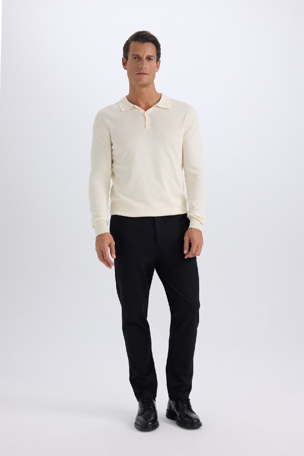 DeFacto-Structured Regular Fit Fabric Trousers Basic Plain with Pockets 3