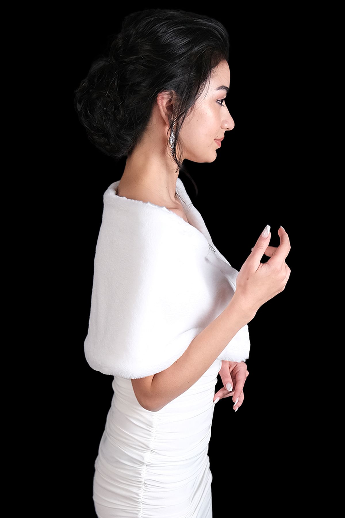 Limelia-Soft White Etol Bridal Fur with Round Brooch Simple Bridal Fur 5