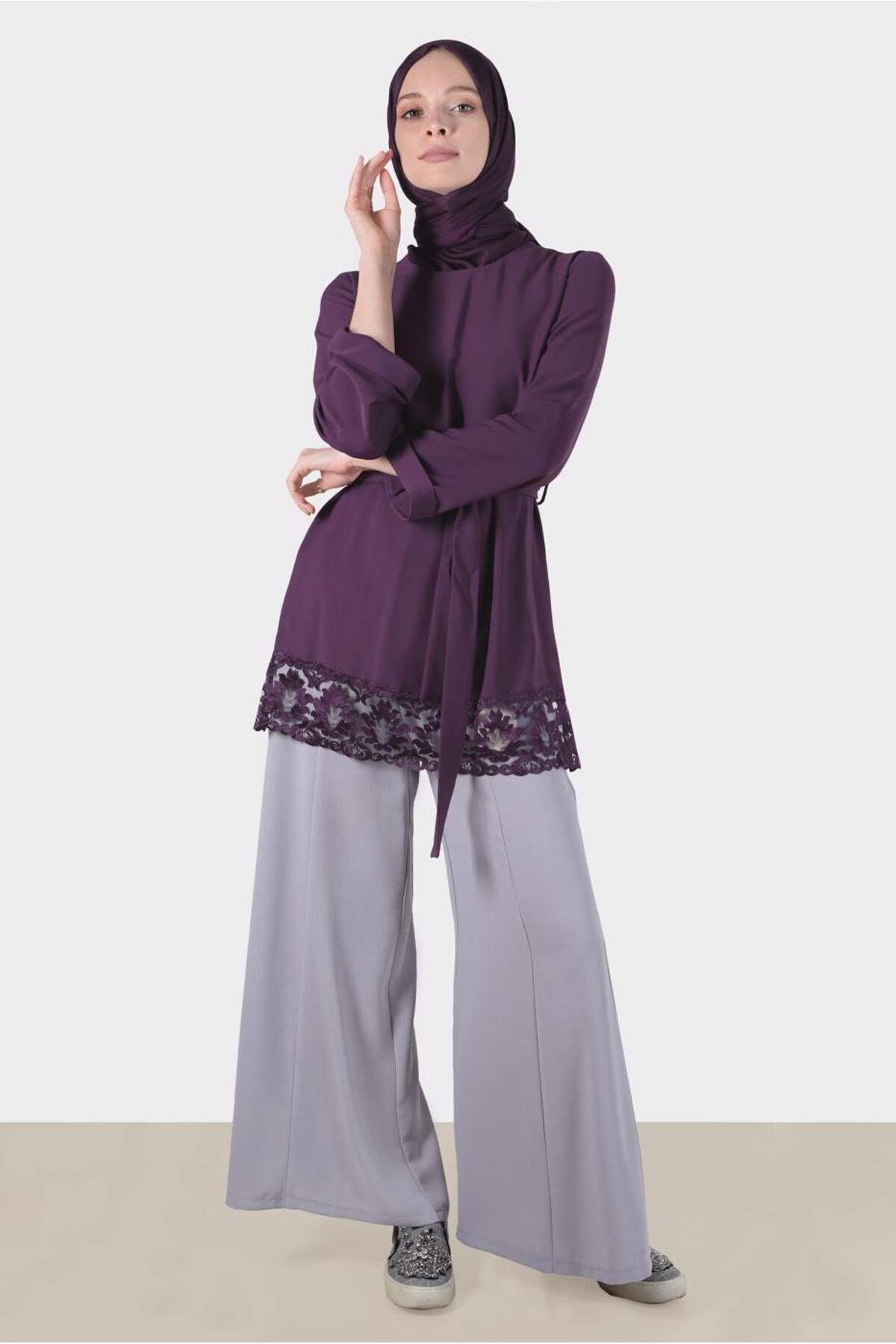 بلوز کمربند با جزئیات توری روی سجاف 42802 Alvina