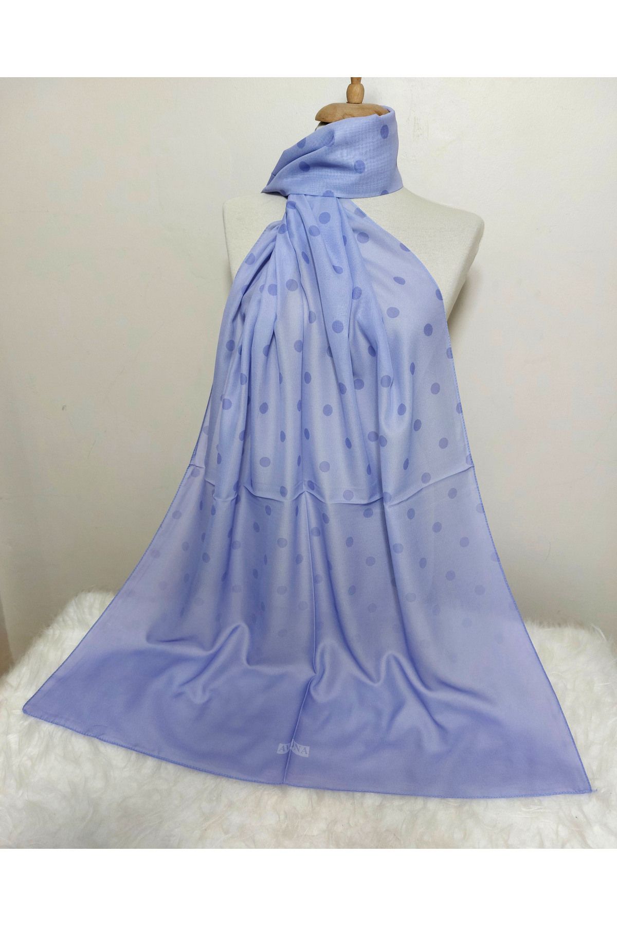 REMOMODA-Patterned Chiffon Shawl with Points, Gradient Model 2