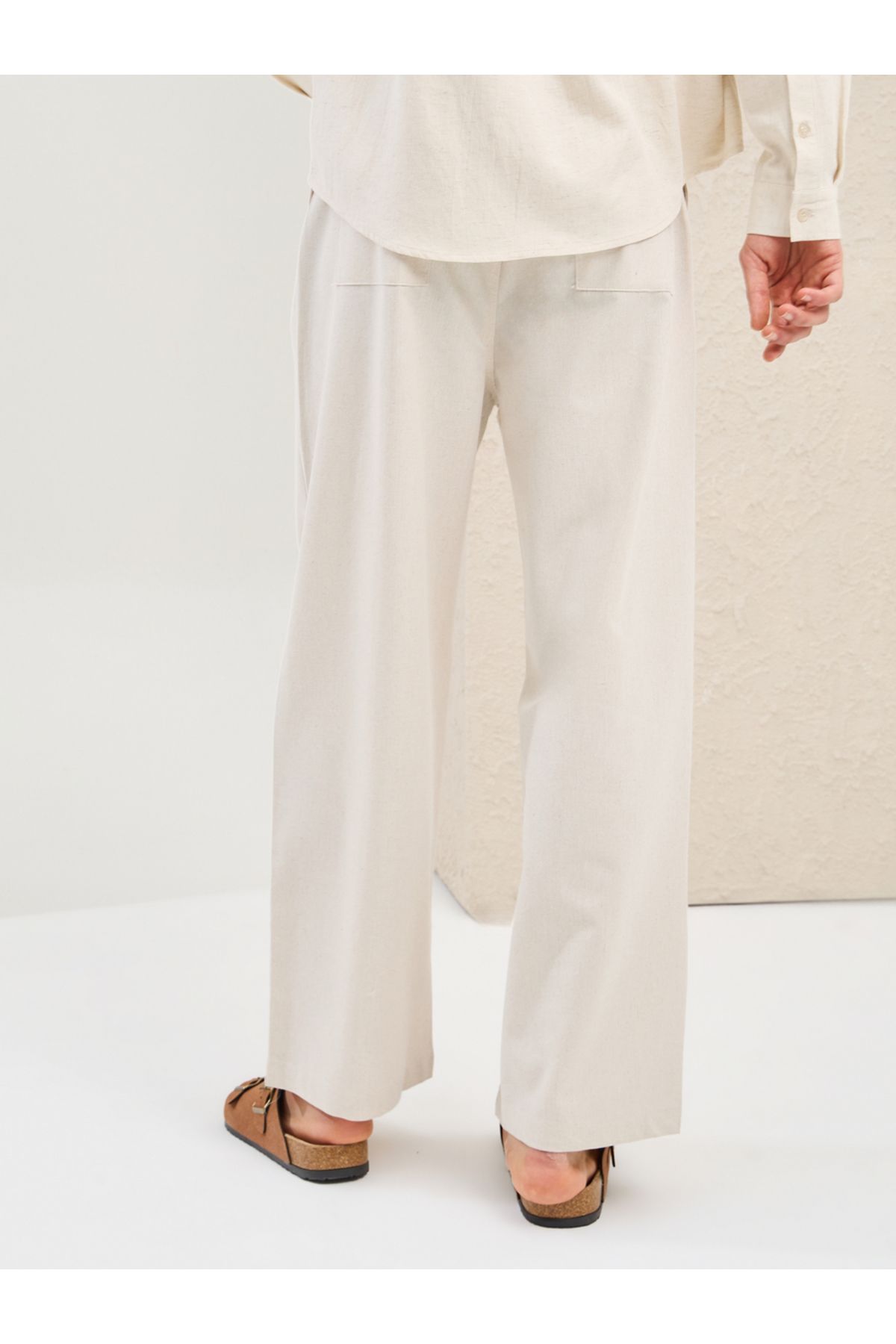 Styli-Solid Linen Blend Pleated Oversized Fit Trousers 2