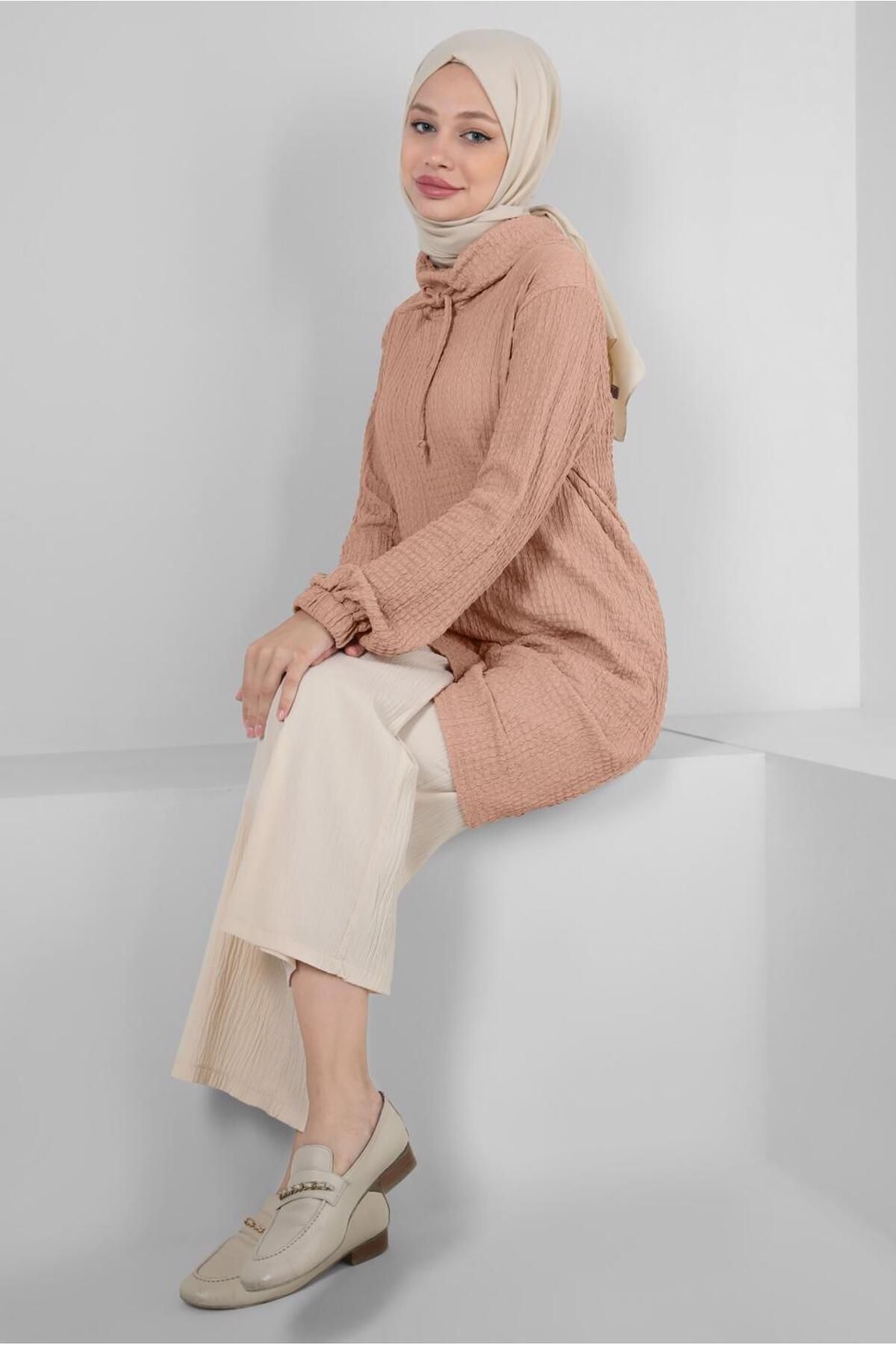 Alvina-تونيك مطاطي مع تفاصيل ربطة عنق 43931 2