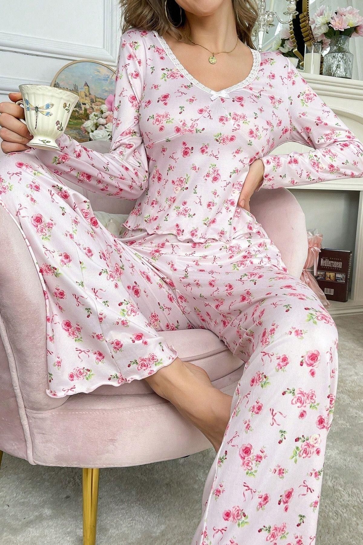 BELLA NOTTE Romantik Pamuklu Dantel Detaylı Uzun Pijama Takımı