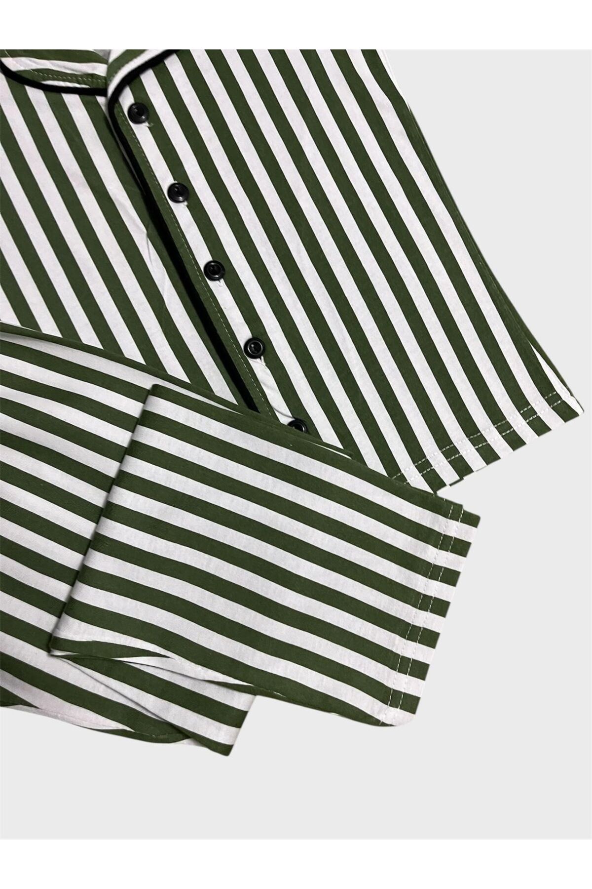 Genel Markalar Erkek Çocuk %100 Pamuklu Yeşil Çizgili Gömlek Yaka Düğmeli Kısa Kollu Yazlık Pijama Takımı fotoğrafı 2 (önizleme)