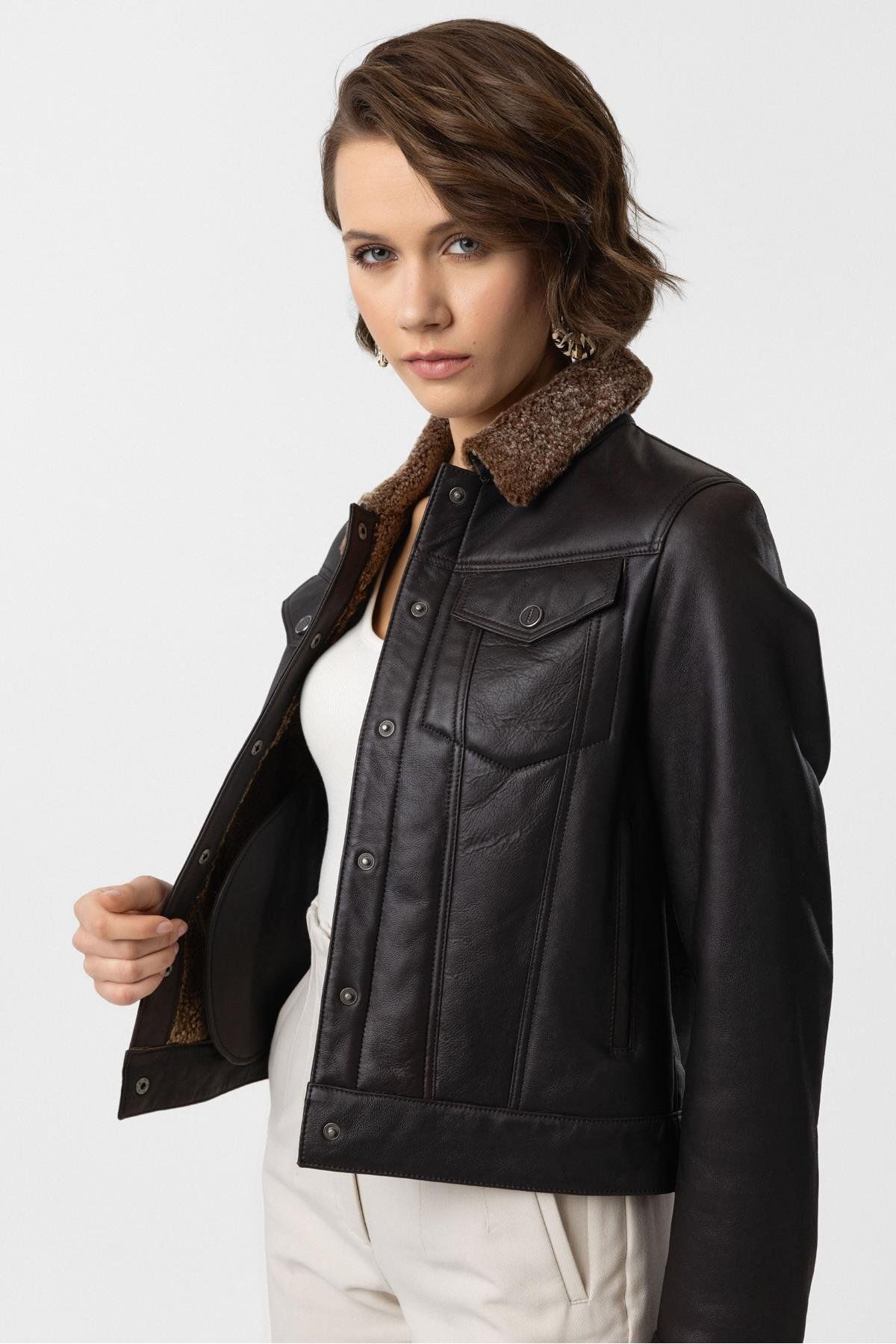 Deriderim-Coffee Iris Sleeves and Inner Size Lamb Fur Women's Coat 4