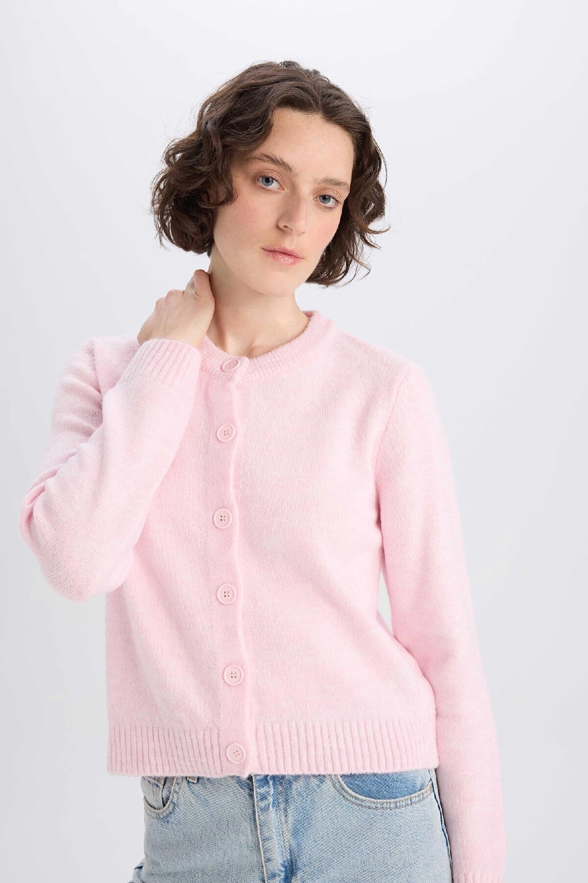DeFacto-Soft-Touch-Strickjacke mit Rundhalsausschnitt – normale Passform, flache Knöpfe E3654ax25sp 3
