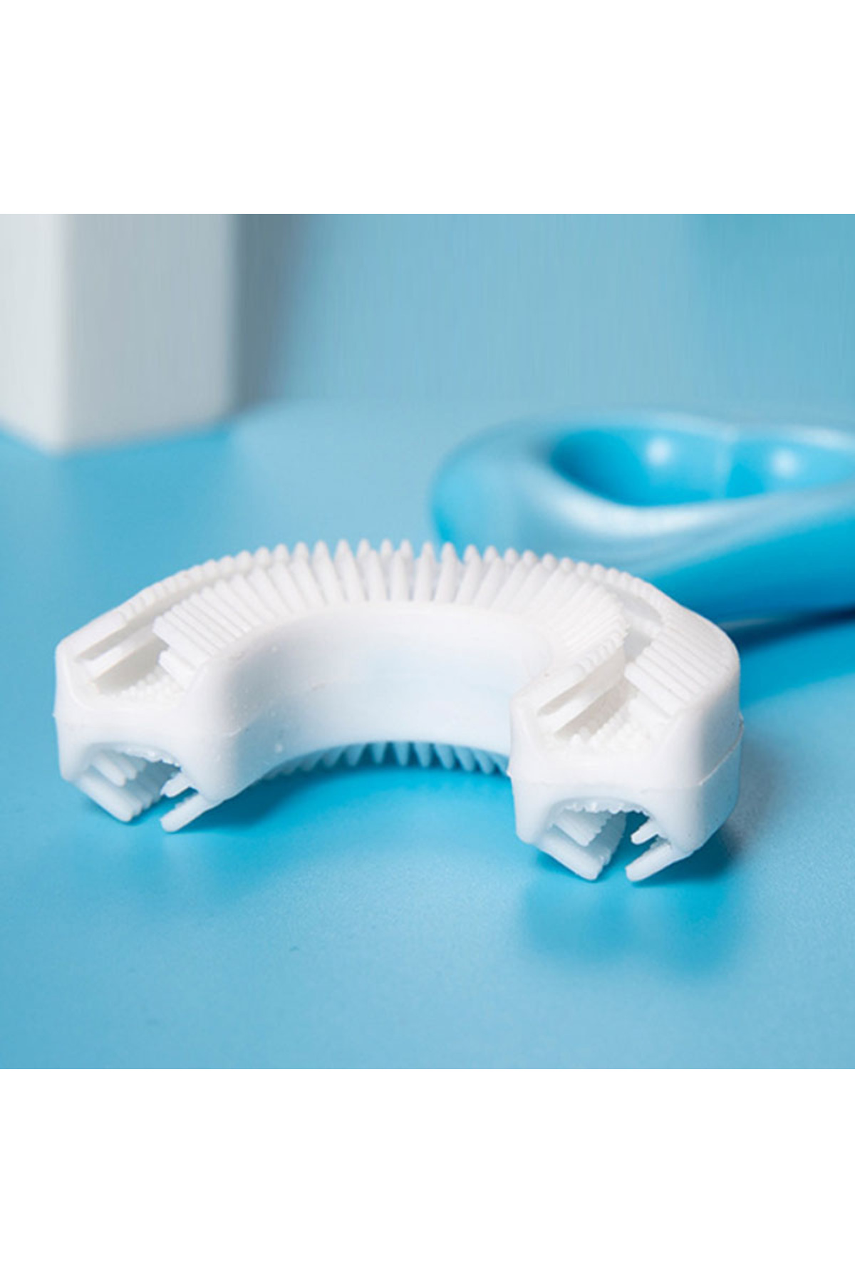 HerEveOyuncak U Şekli Silikon Çocuk Diş Fırçası 2-12 Yaş + Hijyenik Biberon Temizleme Fırçası - 2li Set E7N0U2 fotoğrafı 5 (önizleme)