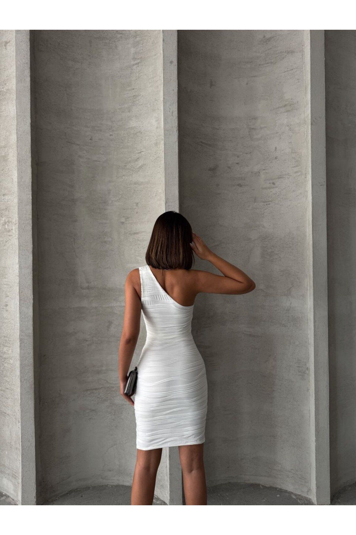 ELBEY-Single Shoulder Strap Dress 4