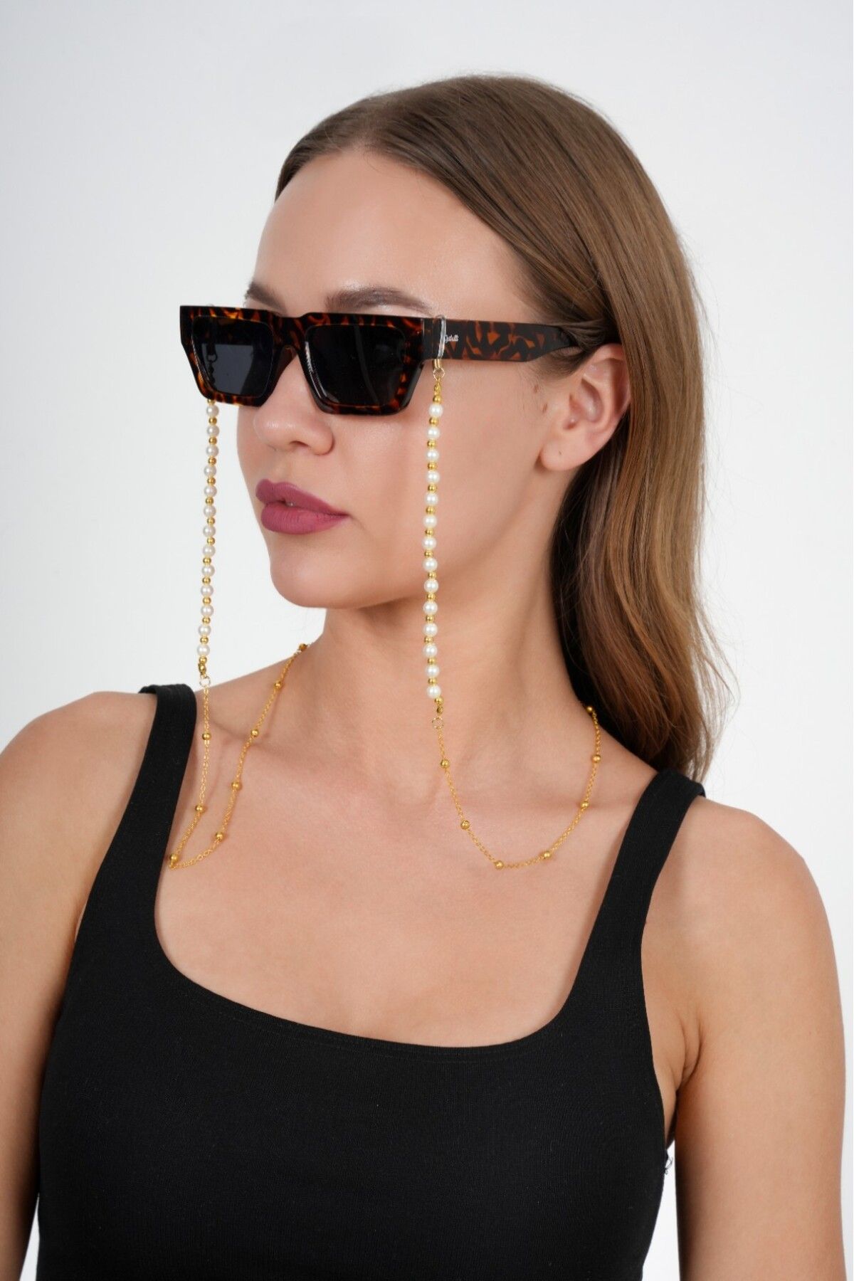 JULIANO-Gold Glasses Chain with Pearls 5