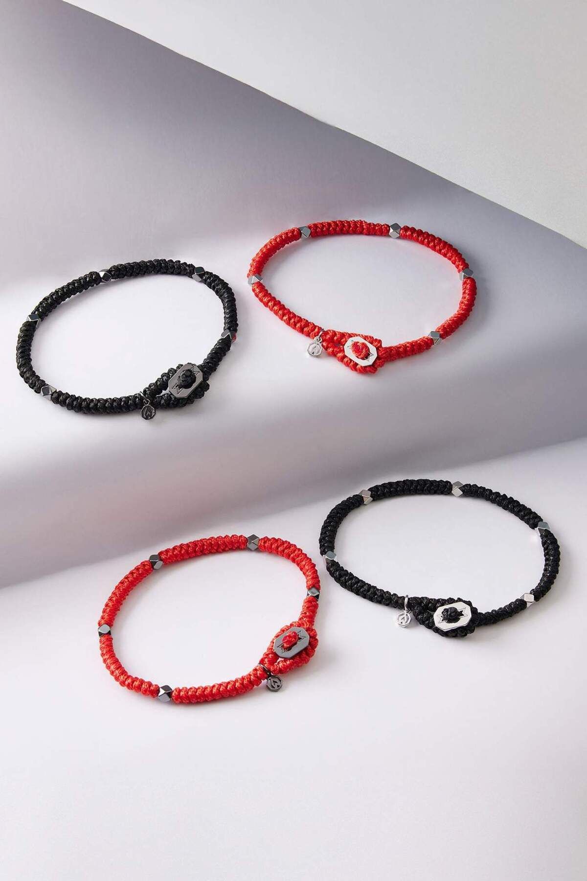 DeFacto-Herrenarmband – geflochtenes Seil, Stahlstück, Silber und rote Schlangenmodell E6123axns 6