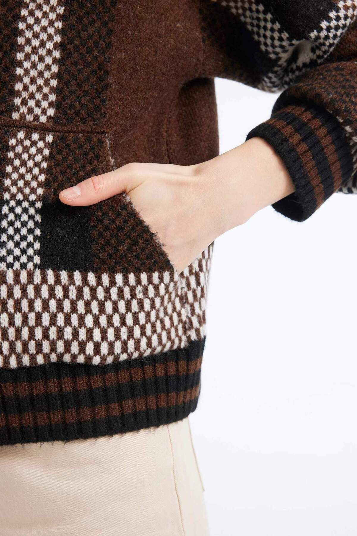 DeFacto-Regular Fit Checked Zippered Collar Knitwear Cardigan E7733Ax25Sp 6