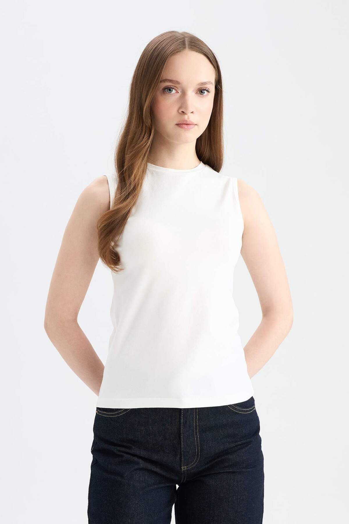 DeFacto-Regular Fit Crew Neck Basic απλό αμάνικο εσώρουχο E7619ax25sp 3