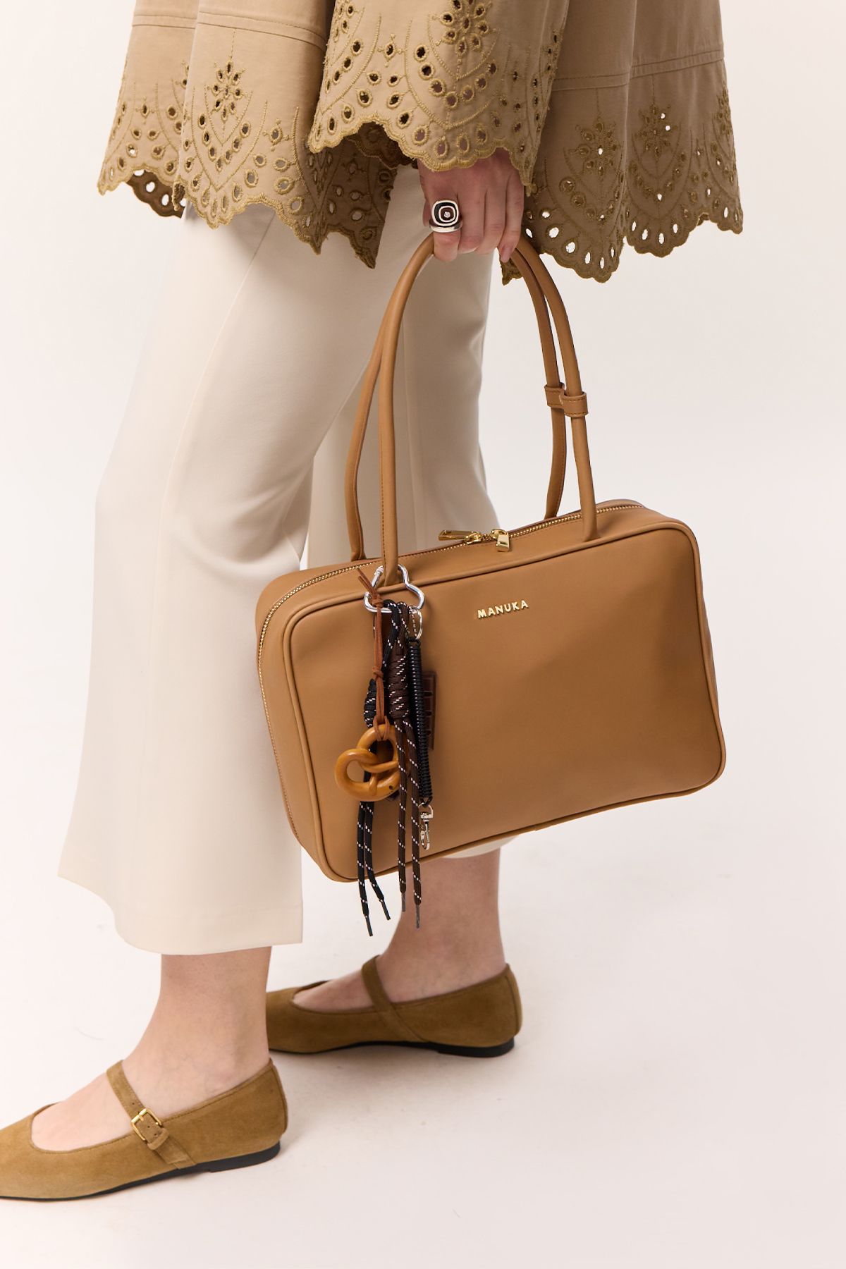 Manuka-GEANT TOTE SIMONA CAMEL 5