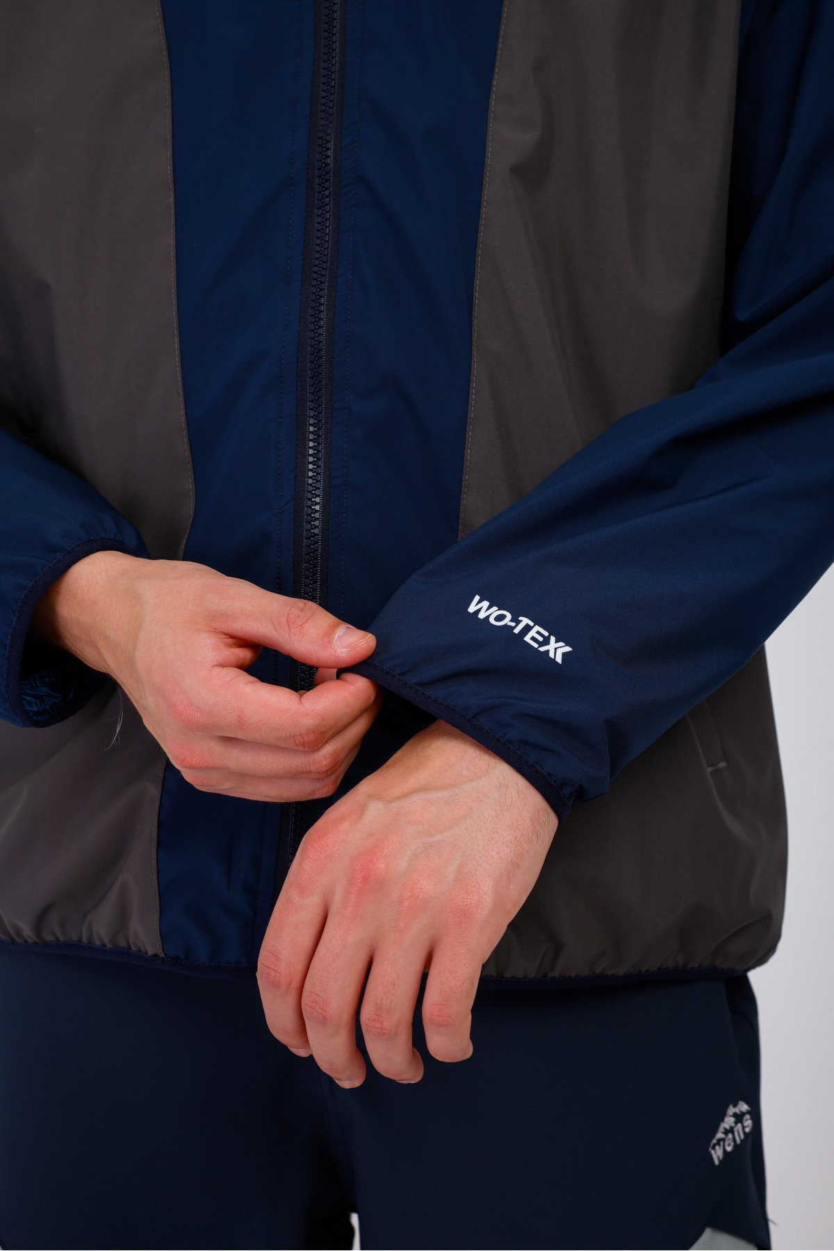 کاپشن بارانی ضد آب فوق سبک Rain Flex، طرحی که به کیف تبدیل می‌شود. — سرم... RAİNFLEX — تصویر 9 از 9