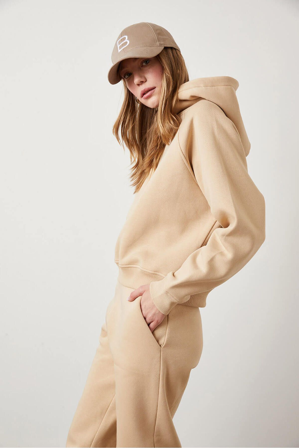 Beyyoglu Reglan Kollu Hoodie