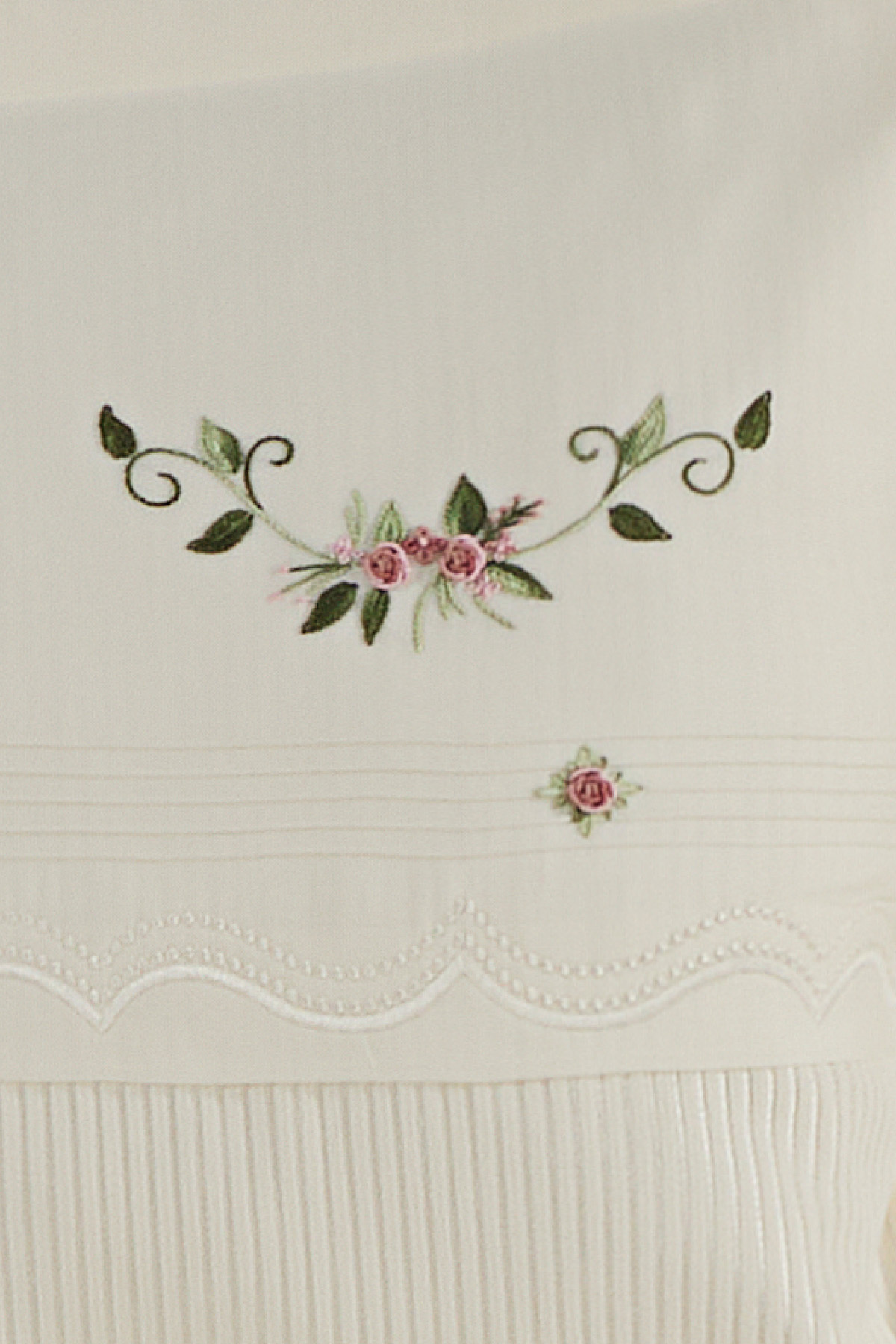 SHEKA-Brand Rococo Hand Embroidered Rose Model Chenille Pique Set 4