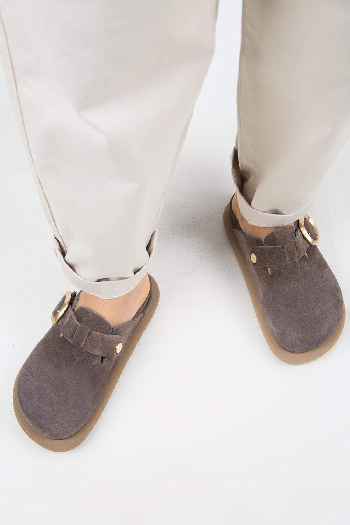 Manijero-(Asymmetry) Women's Genuine Leather Belt Buckle Sabo Light Brown Slippers 7