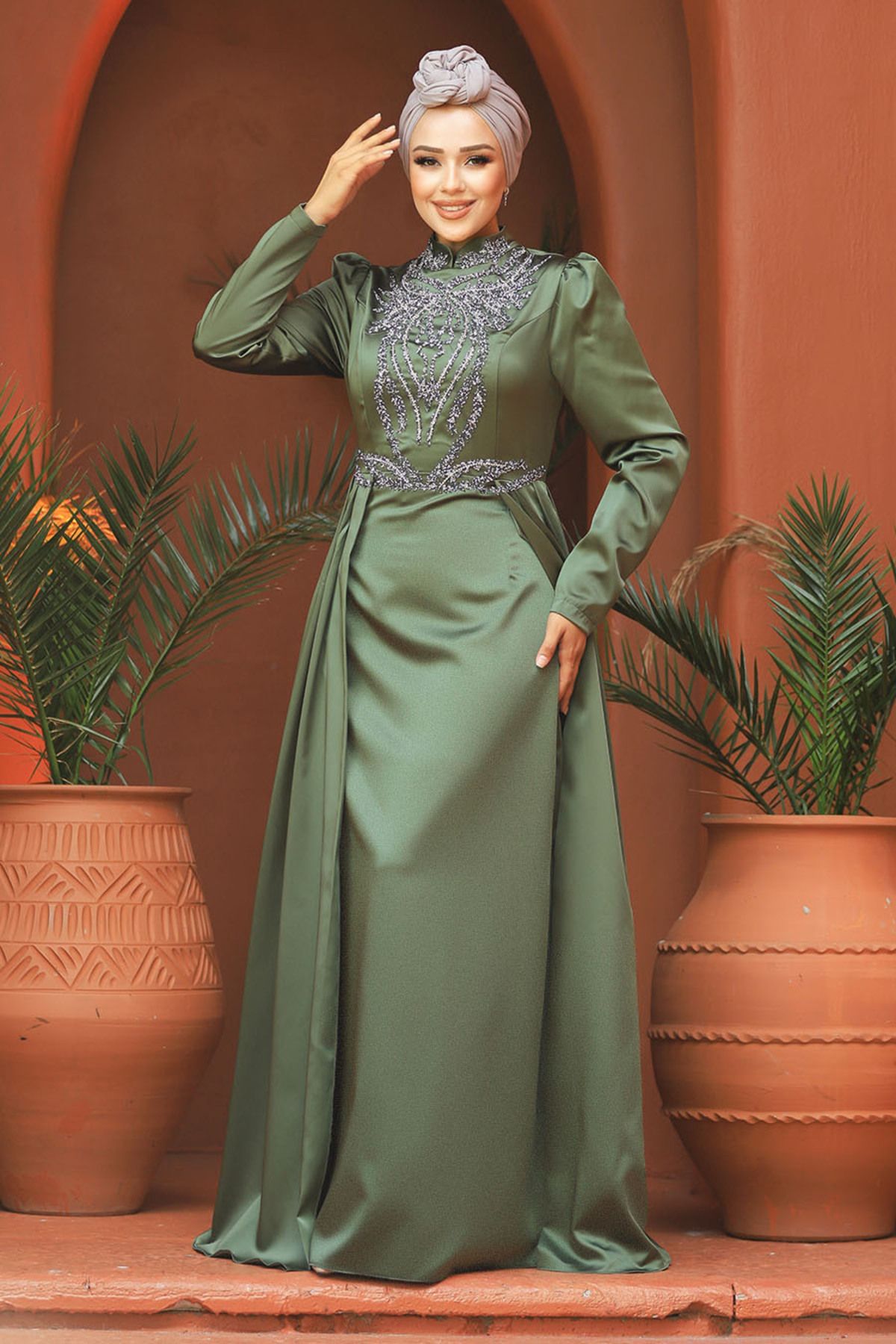 Neva Style-Βραδινό φόρεμα με ουρά Χακί Hijab Satin 25878hk 3