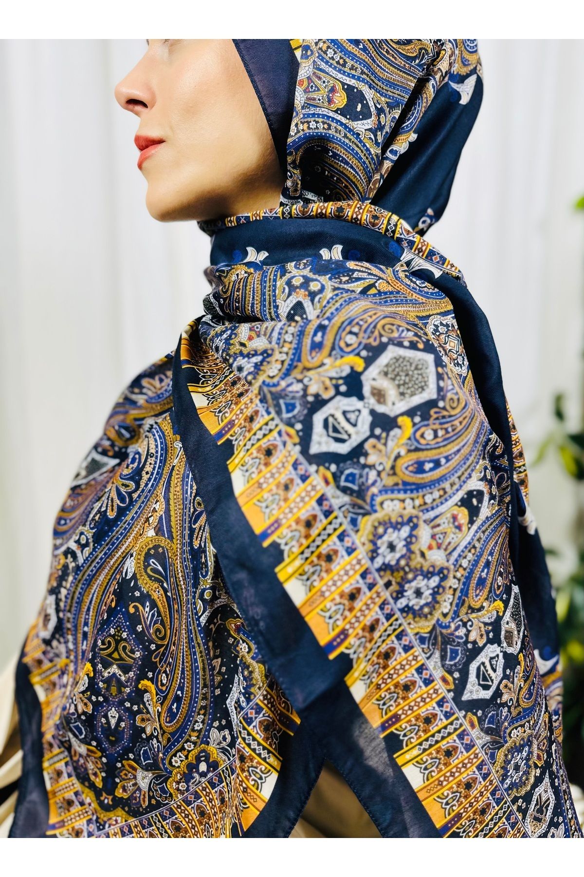 kubbe-Intense Retro Pattern Soft Cotton Shawl - Capture a Peaceful and Stylish Style with Retro Ethnic Pattern 4