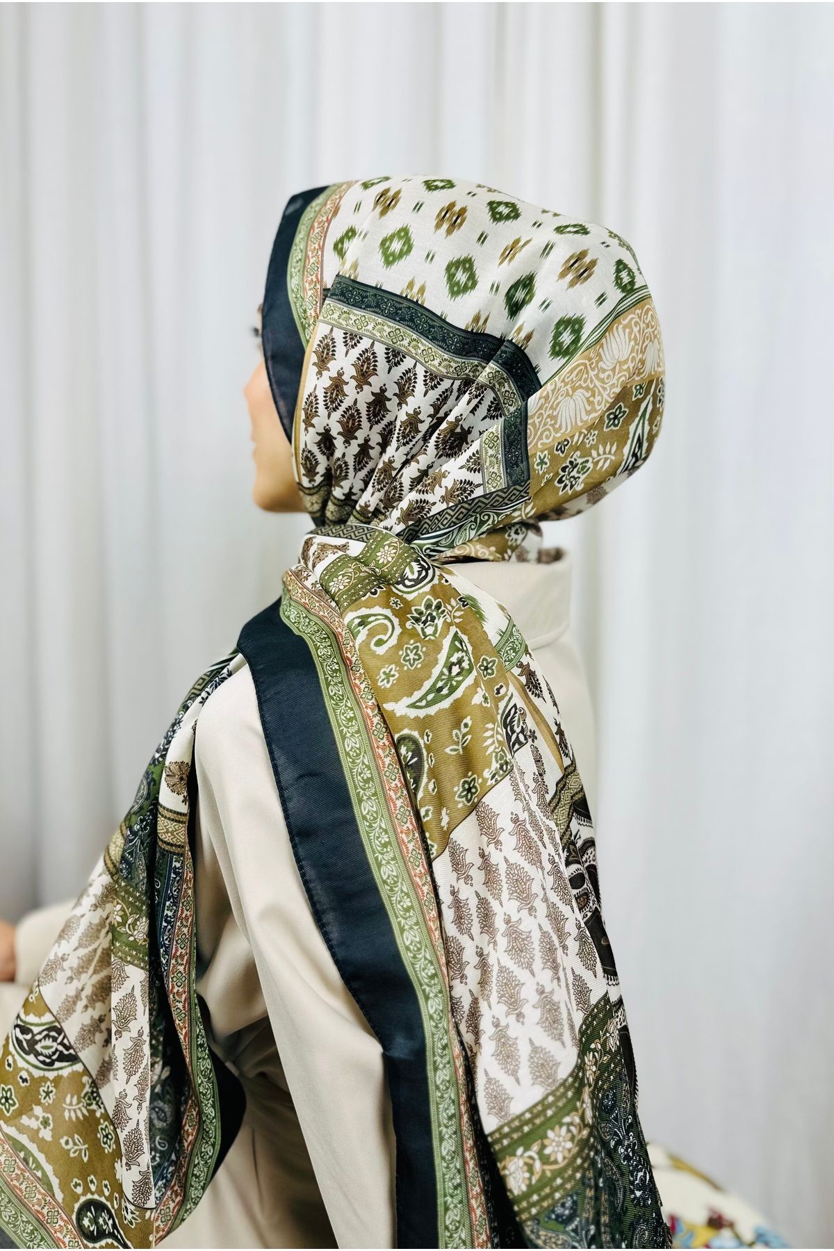 kubbe-Premium Square Retro Pattern Soft Cotton Shawl - Capture a Peaceful and Stylish Style with Ethnic Pattern 5