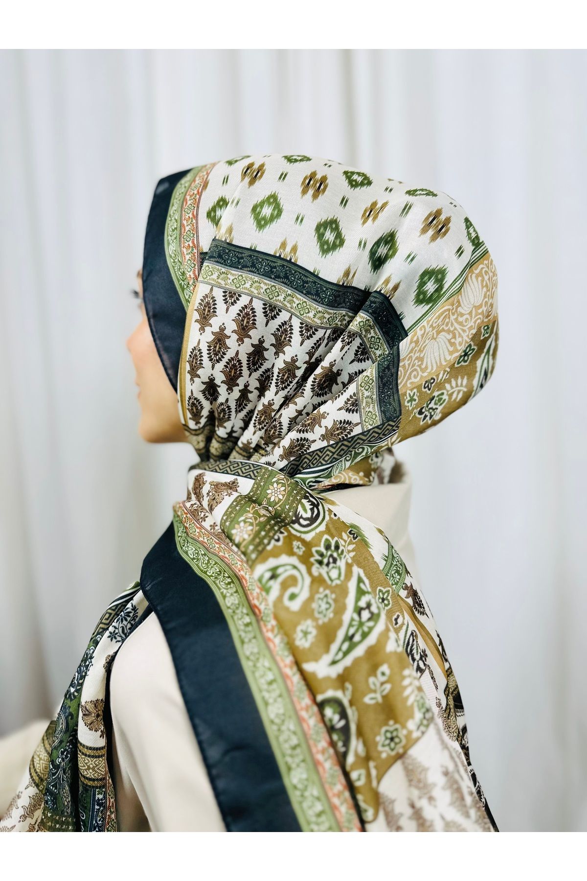 kubbe-Premium Square Retro Pattern Soft Cotton Shawl - Capture a Peaceful and Stylish Style with Ethnic Pattern 4