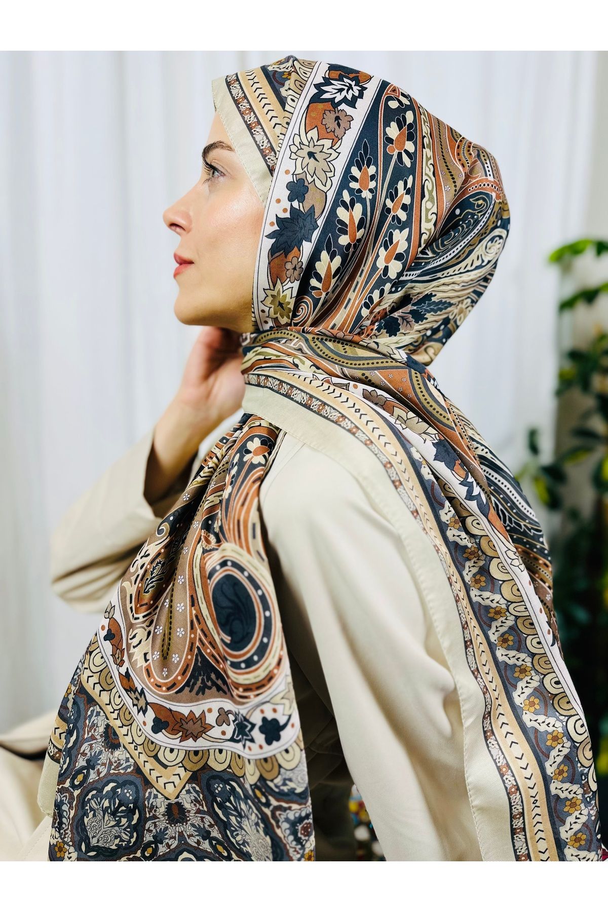 kubbe-Premium Round Retro Pattern Soft Cotton Shawl - Capture a Stylish Style with Its Ethnic Pattern 4