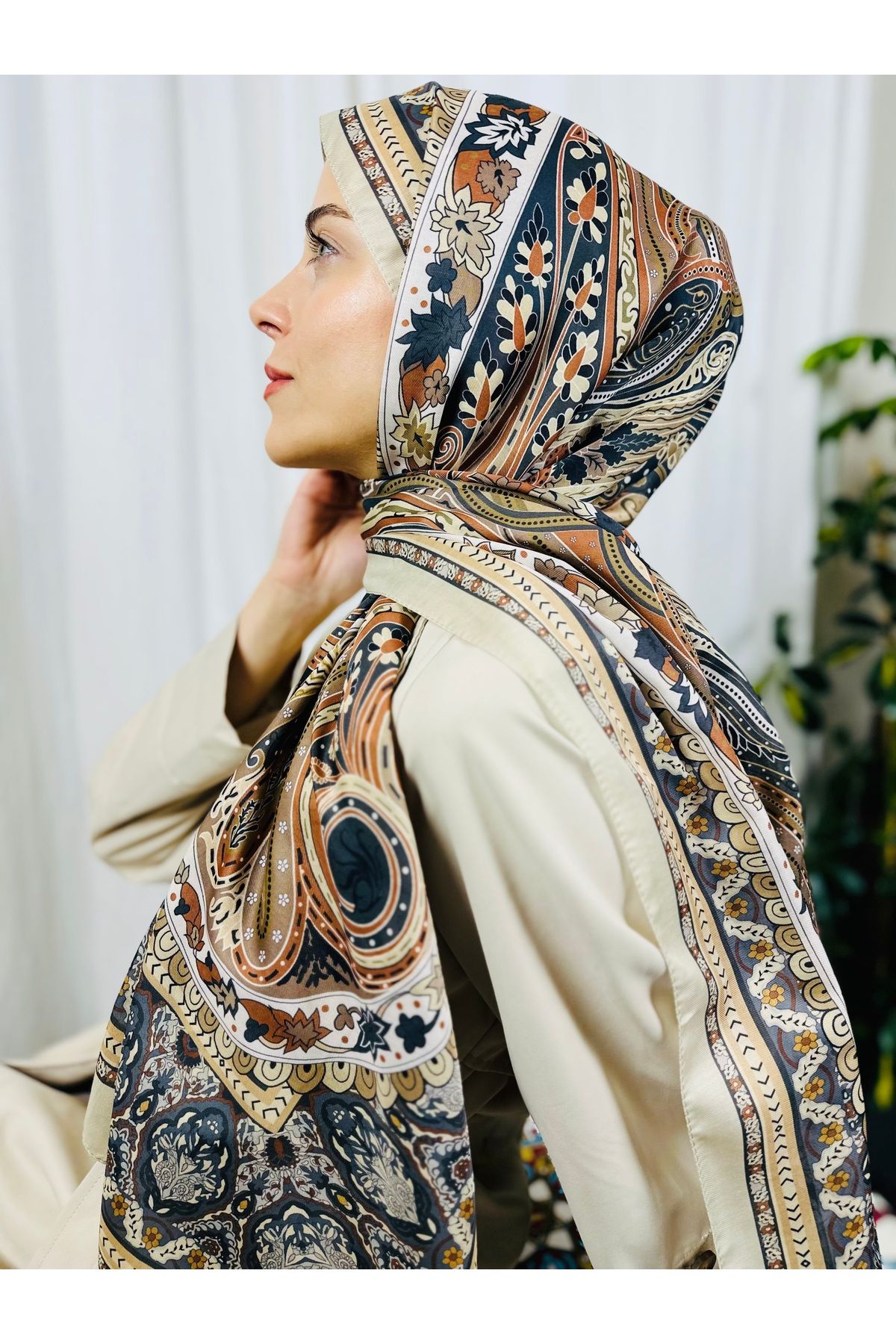 kubbe-Premium Round Retro Pattern Soft Cotton Shawl - Capture a Stylish Style with Its Ethnic Pattern 3