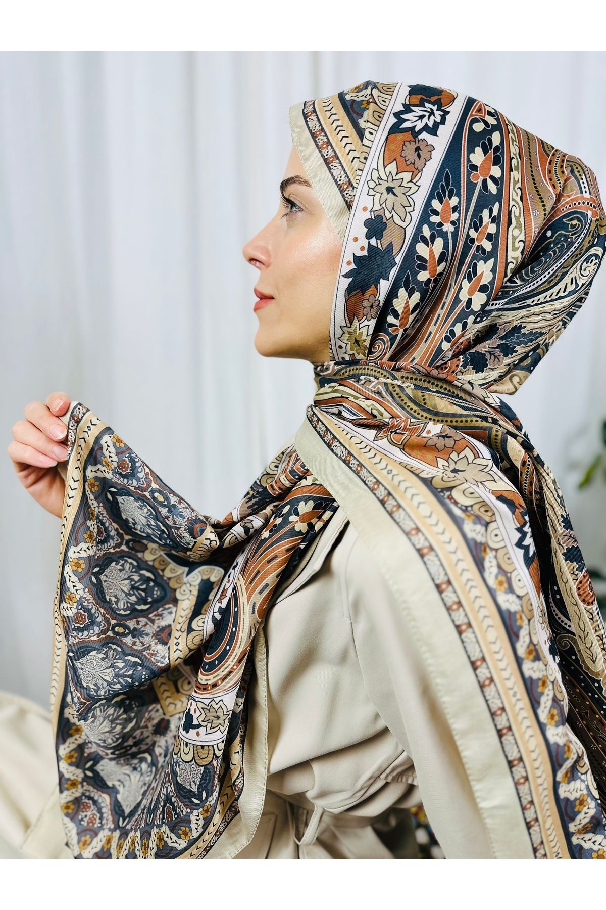 kubbe-Premium Round Retro Pattern Soft Cotton Shawl - Capture a Stylish Style with Its Ethnic Pattern 2
