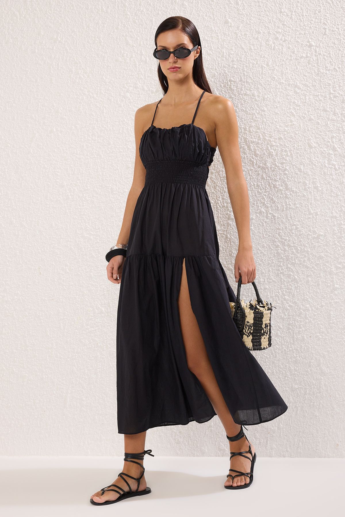 Trendyol Collection Czarna, Oversize'owa, Maxi, Tkana W 100% Bawełniana Sukienka Plażowa Kobieta - 36
