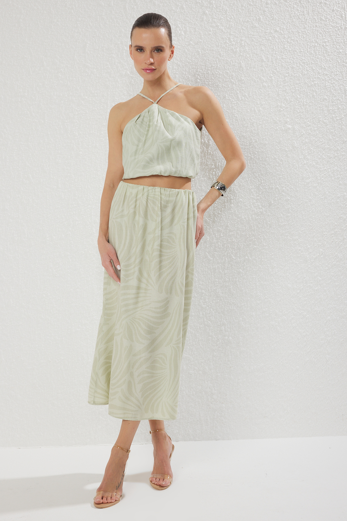 Trendyolmilla  Yeşil Desenli Bluz Midi Etek Viskon Dokuma Alt-Üst Takım TWOSS25AU00106