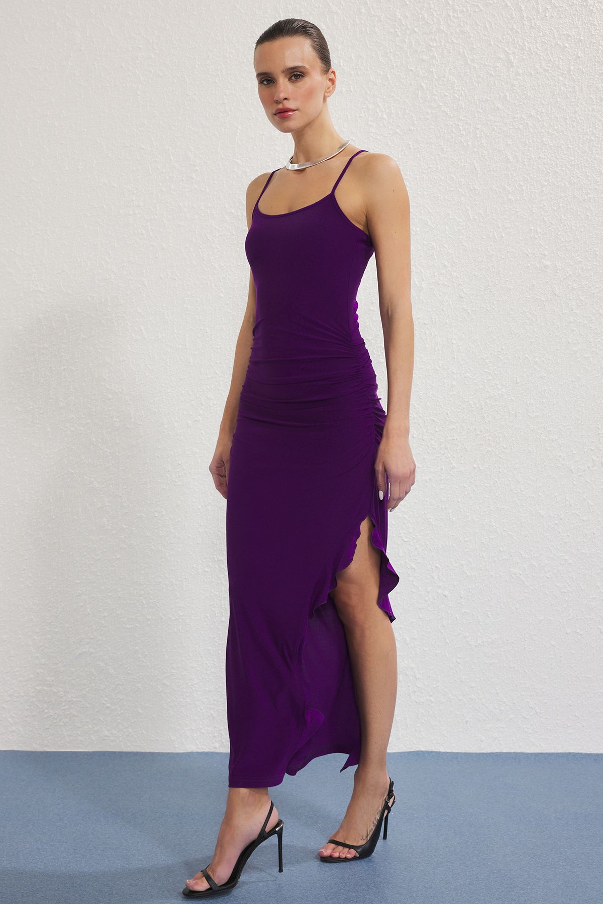 Trendyol Collection Fioletowa Dopasowana Sukienka Maxi Z Dzianiny Z Falbankami I Rozcięciem Na Ramiączkach Kobieta - L