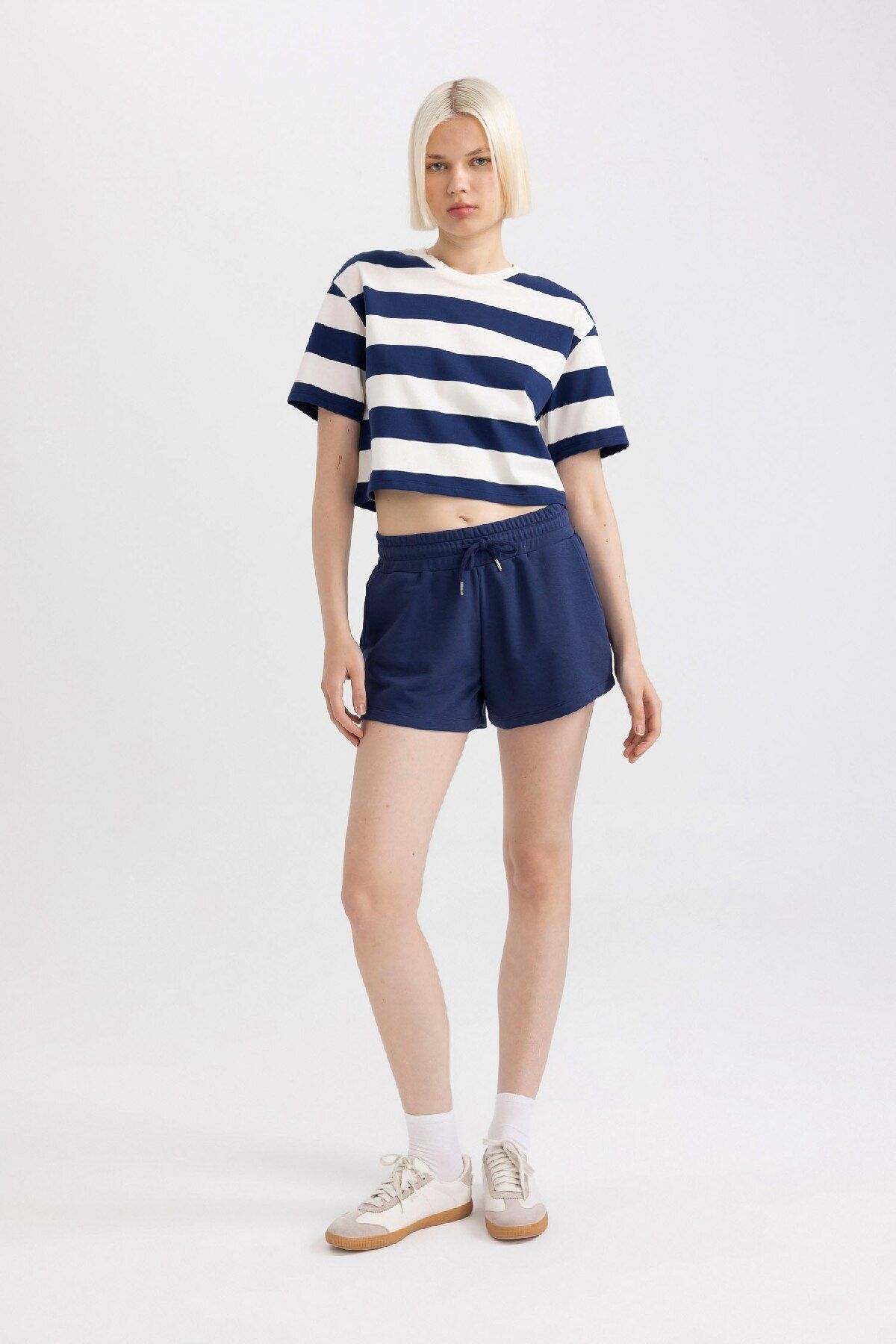 DeFacto-Boxy Fit Crew Neck Striped Basic Short Sleeve T-Shirt C6198Ax24Sm 2