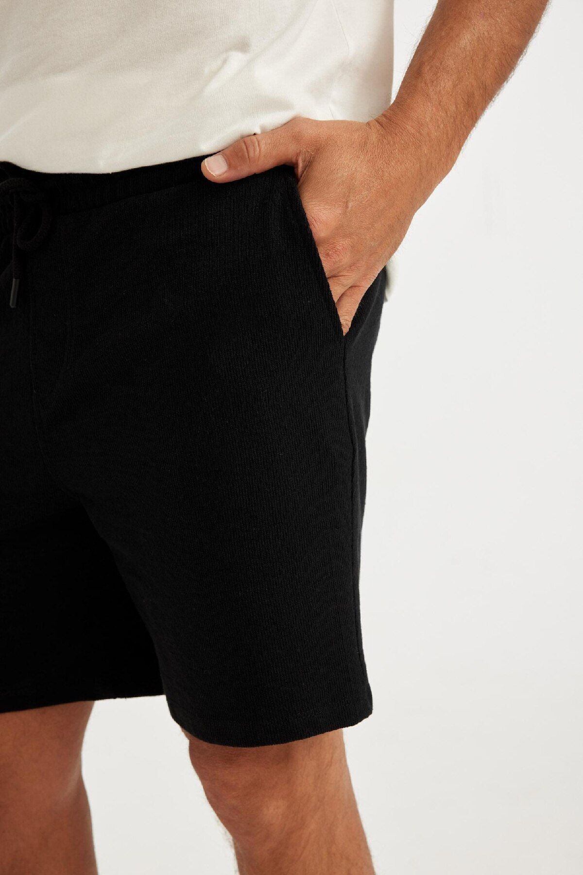 DeFacto-Jacquard Basic Straight Shorts with Regular Fit Pockets D5107Ax24Sm 5