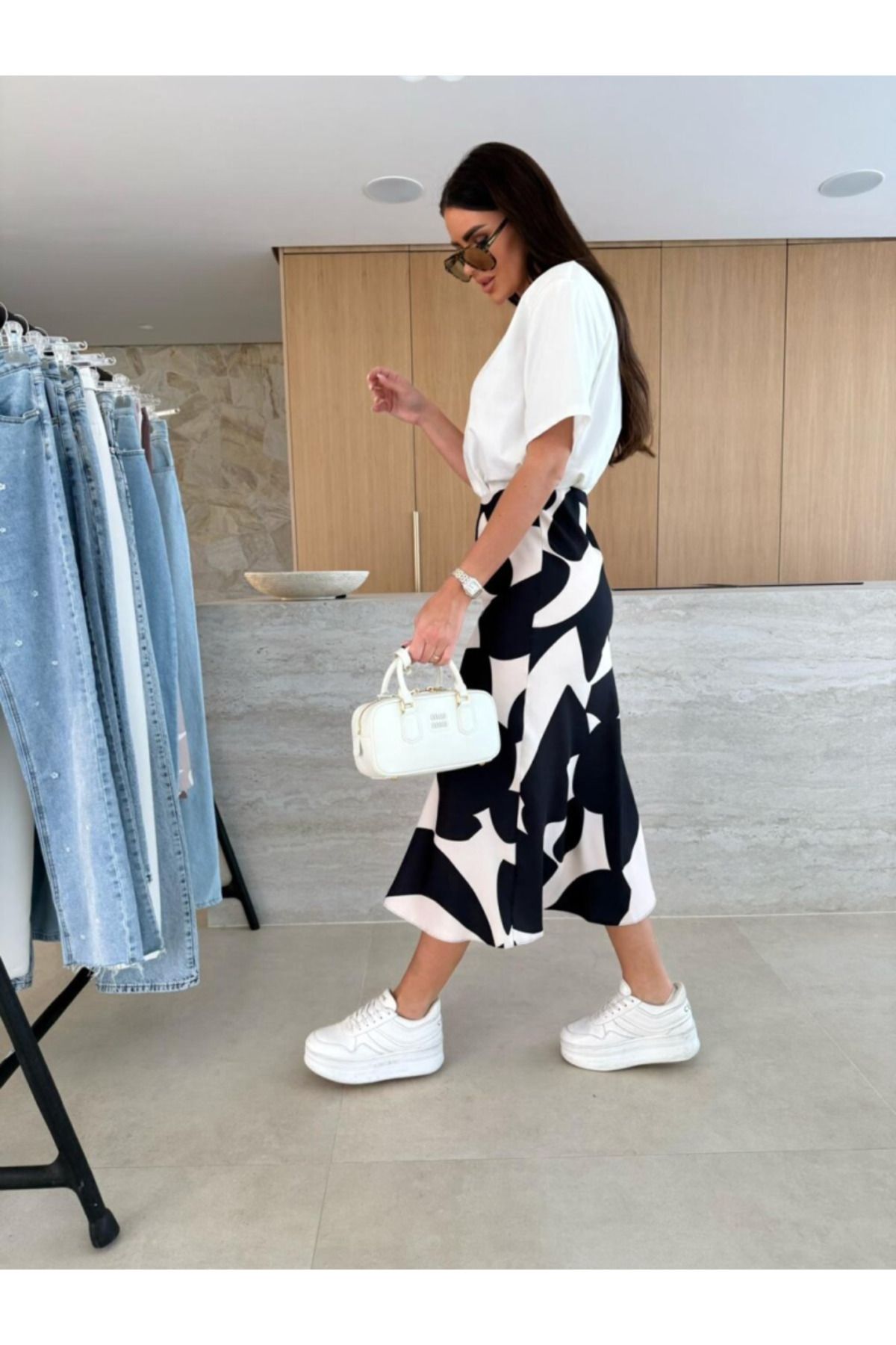 ASFSTORE Kadın Kısa Kollu Bisiklet Yaka Viskon Bluz Ve Desenli Süprem Etek Ikili Takım